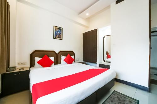 Hotel Utsav,772, Surya Commercial Complex, Russel Crossing, Napier Town, 482001 Jabalpur,3 star