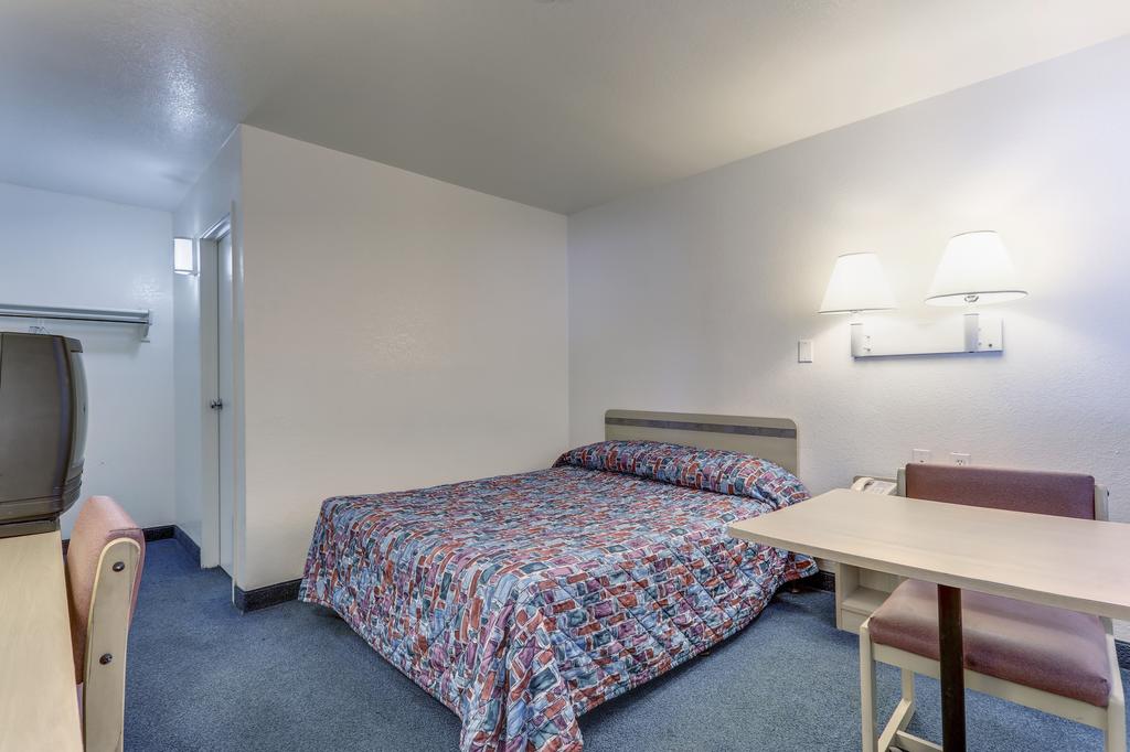 rodeway inn lafayette