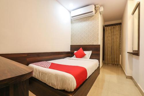 oyo 14194 hotel deccan lodging and boarding