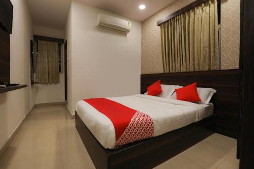 oyo 14194 hotel deccan lodging and boarding