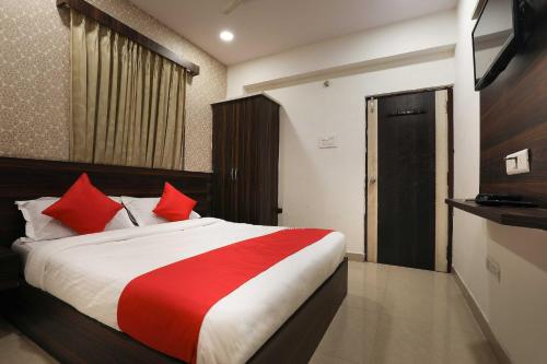 oyo 14194 hotel deccan lodging and boarding