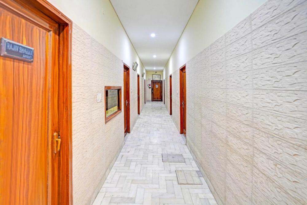 capital o 15091 gaurav boarding house