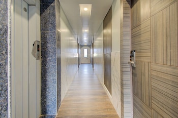 capital o 23031 v hotel