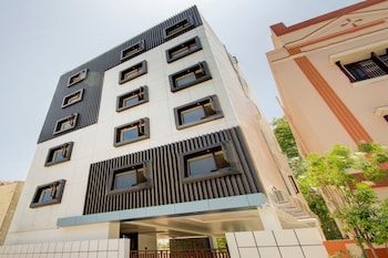 Capital O 23031 V Hotel,48-15-7, Nagarjuna 2Nd Rd, Nagarjuna Nagar, Sri Ramachandra Nagar, Vijayawada, Andhra Pradesh 520008,3 star