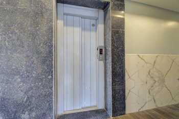 Capital O 23031 V Hotel,48-15-7, Nagarjuna 2Nd Rd, Nagarjuna Nagar, Sri Ramachandra Nagar, Vijayawada, Andhra Pradesh 520008,3 star