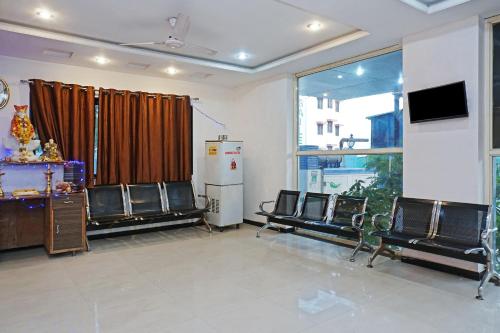 oyo 24551 hotel shirdi sai inn