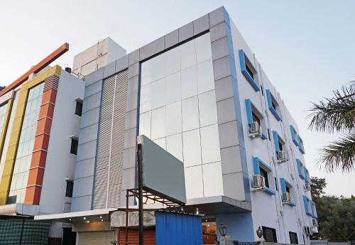 oyo 24551 hotel shirdi sai inn