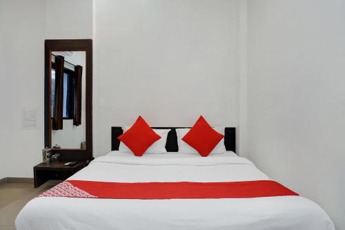 Oyo 24551 Hotel Shirdi Sai Inn,,3 star
