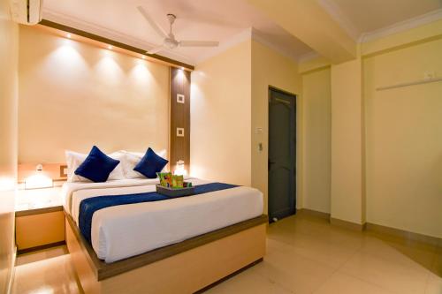Oyo 30341 Hotel Nilachal,Bahadupur, Dhubulia, On Nh 34, Just Beside Of Indian Oil Petrol Pump Near Bahadupur Railway Station Bahadupur, West Bengal 741183,3 star