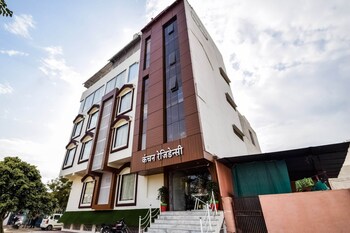 oyo 35374 hotel kanchan residency