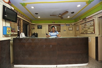 spot on 40303 hotel surya