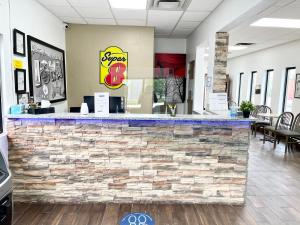 Super 8 By Wyndham Clear Lake,Clear Lake>>Cerro Gordo County,2 star
