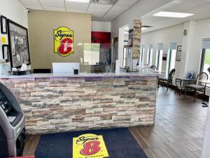 Super 8 By Wyndham Clear Lake,Clear Lake>>Cerro Gordo County,2 star