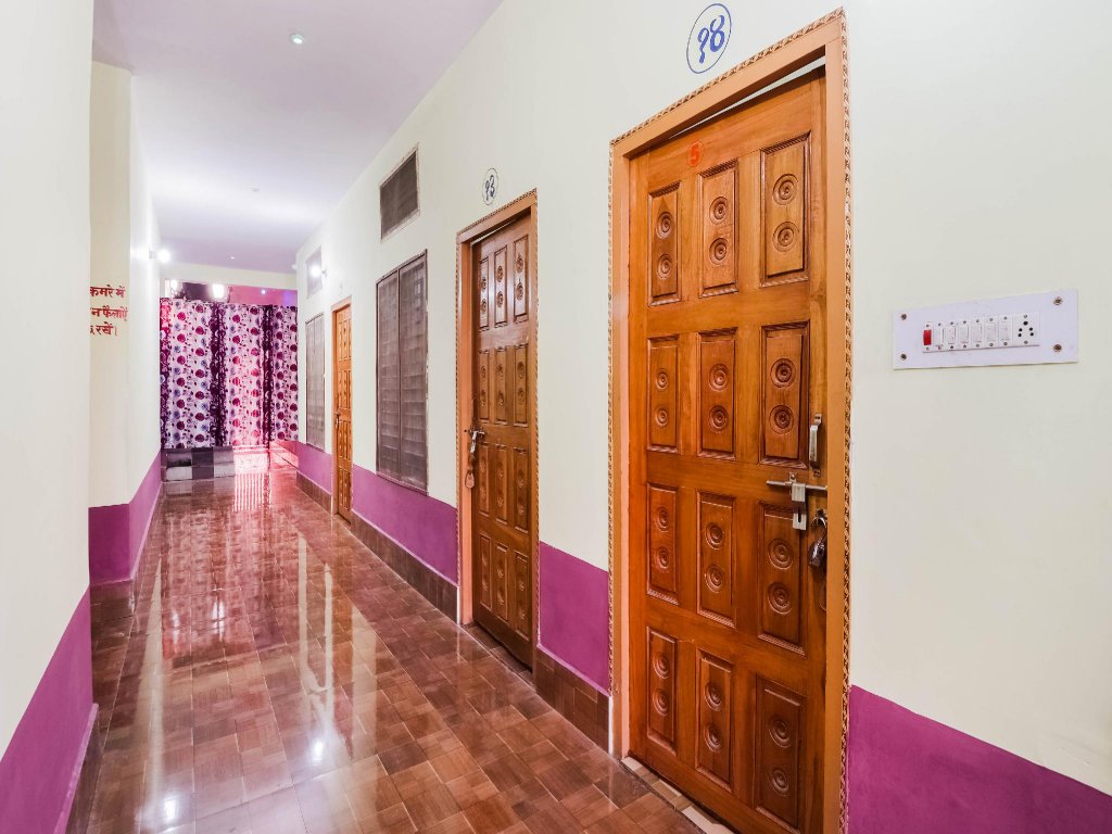 Spot On 44676 Jyotish House,Faizabad>>Ayodhya,2 star