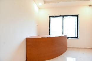 Flagship 47606 White House Regency,,3 star