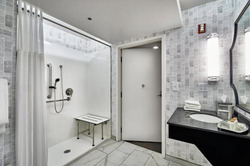 hotel indigo cleveland downtown by ihg