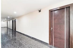 Capital O 49955 Hotel Green Tree,,3 star