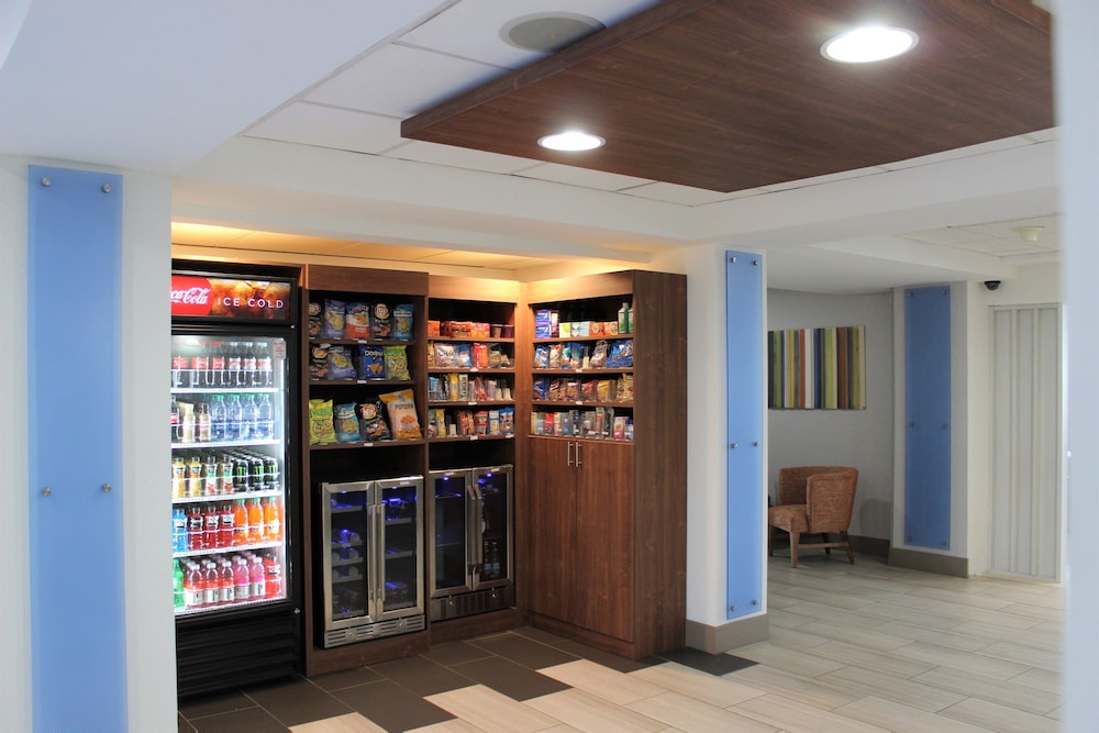 holiday inn express hotel and suites clewiston by ihg