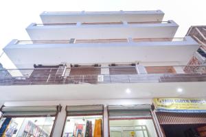 Spot On 61033 Hotel Diamond,,2 star