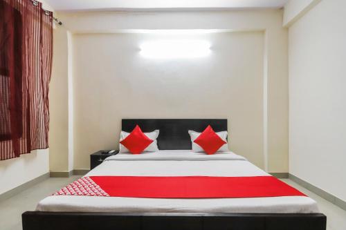 Oyo 62106 Royal Residency,,3 star