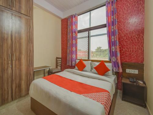 hotel o royal blue