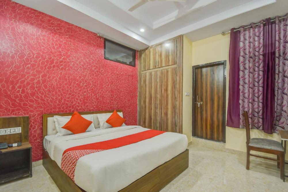 hotel o royal blue