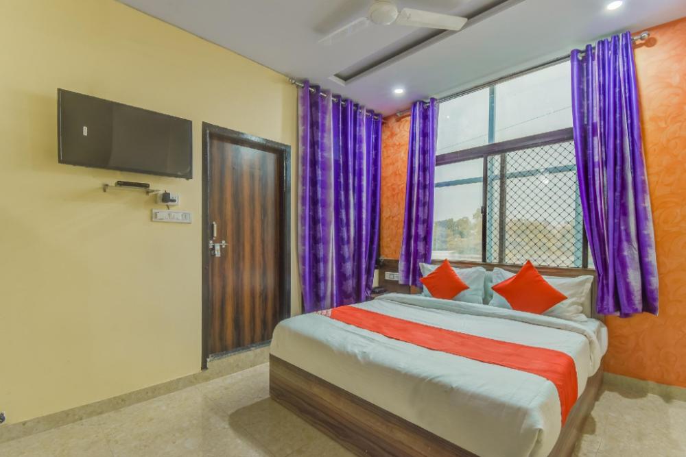 hotel o royal blue