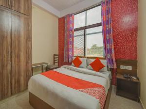 hotel o royal blue