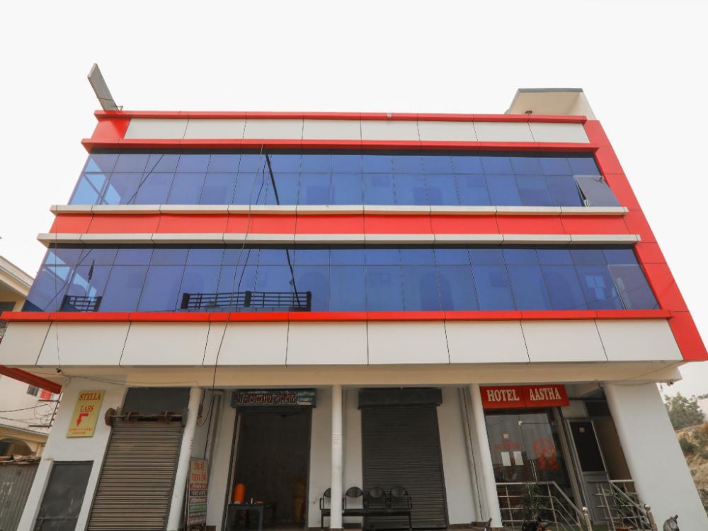 super hotel o aastha near chaudhary charan singh international airport
