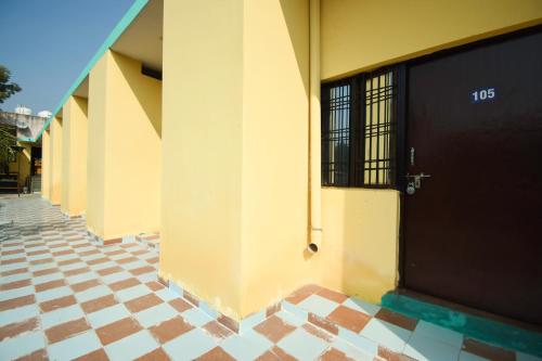 Spot On 69430 Saini Guest House,,2 star