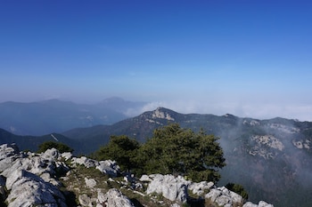 hotel rural la sala de camos