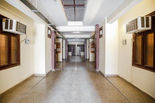 hotel o av residency near botanic garden of indian republic