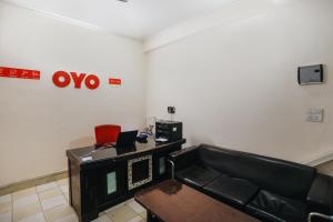 hotel o av residency near botanic garden of indian republic