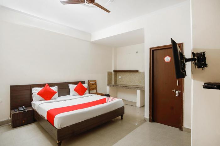 hotel o av residency near botanic garden of indian republic