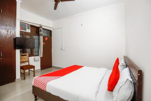 hotel o av residency near botanic garden of indian republic