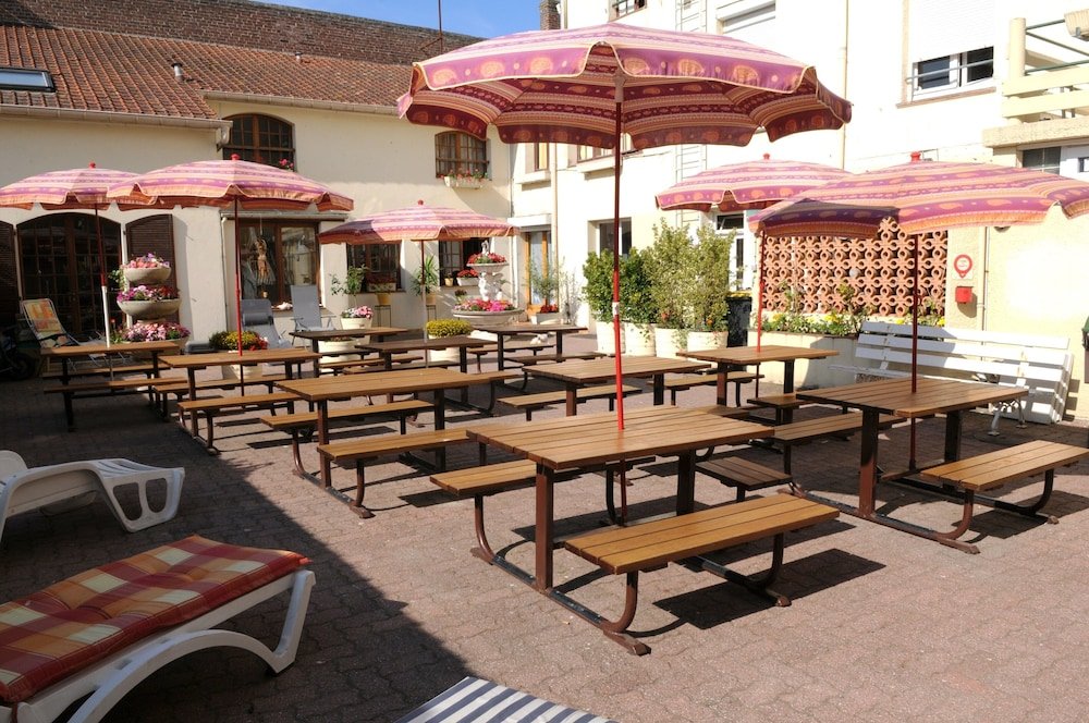 auberge riva bella hostel