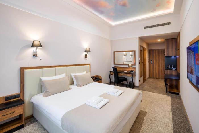 sky hotel krakow
