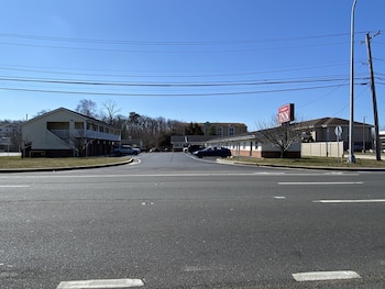 First State Inn,,2 star