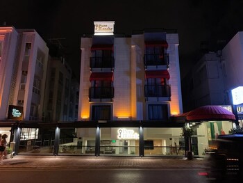 pure blanche hotel