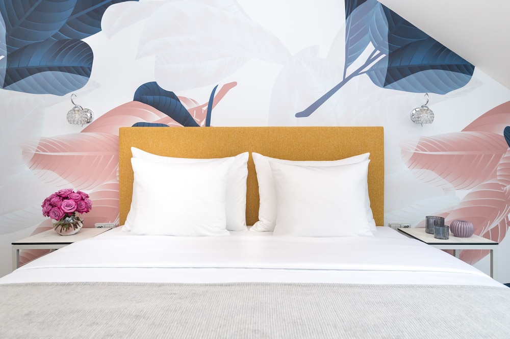 eight secrets boutique residence