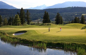 headwaters lodge at eagle ranch resort