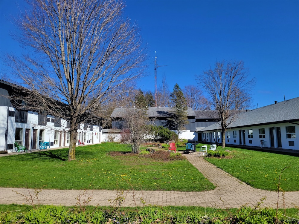 jolly roger inn and resort