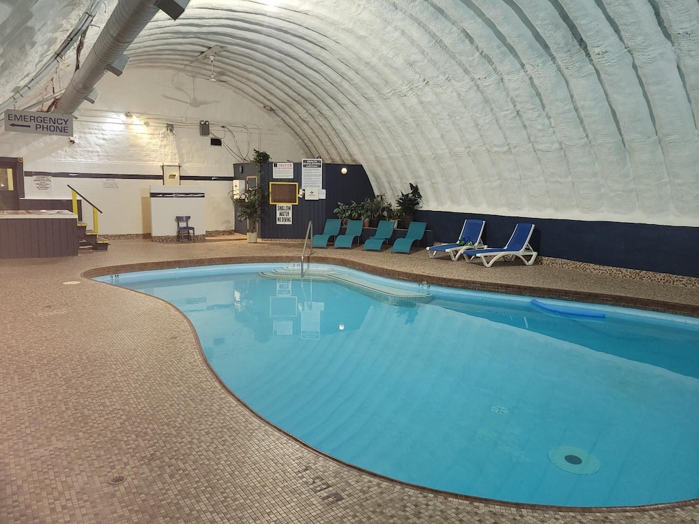 jolly roger inn and resort