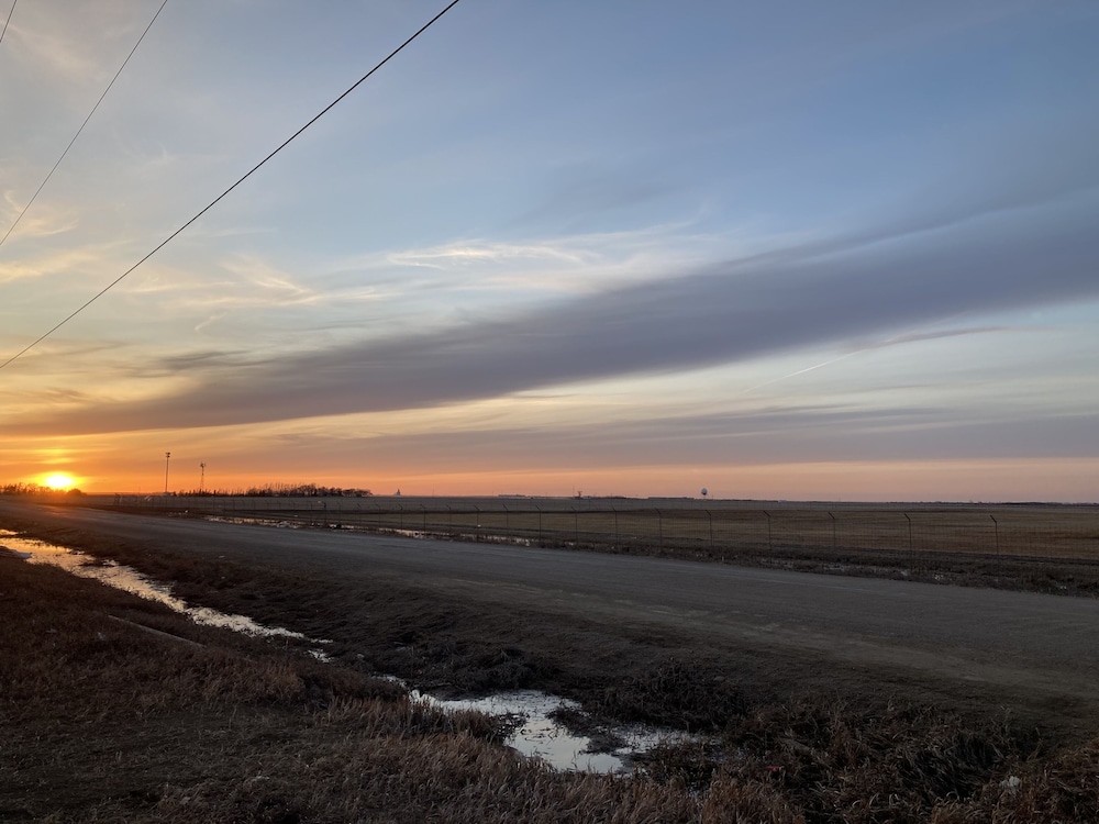meridian inn and suites regina airport