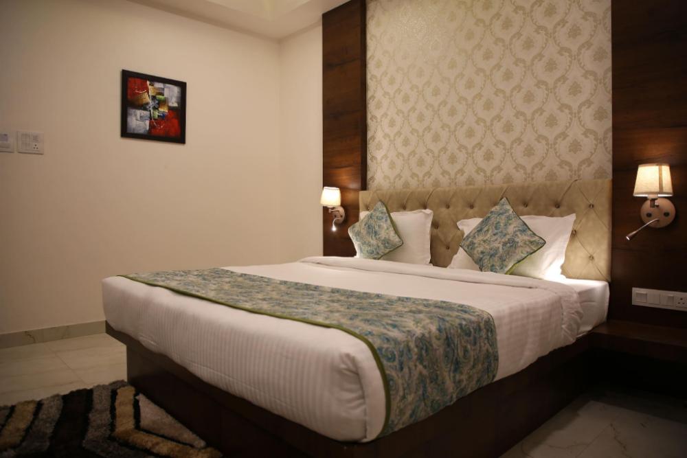 hotel neva ji palace