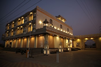 hotel neva ji palace