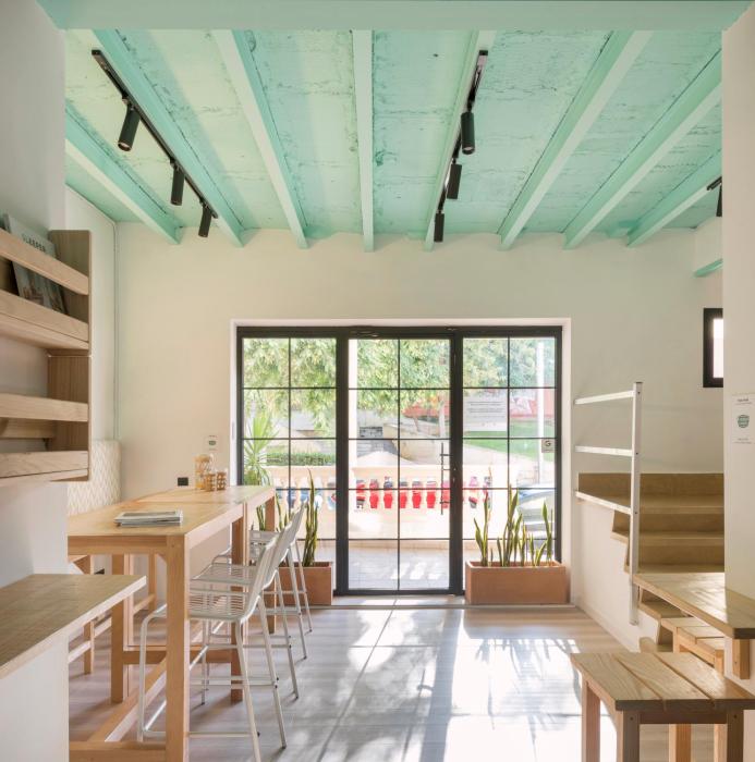 forenna hostel adults only