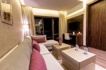 nour plazza fes