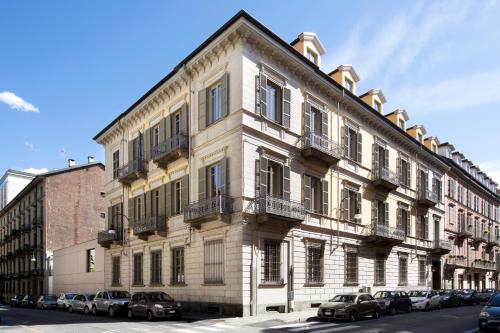 opera 35 boutique hotel