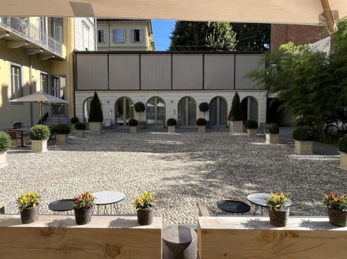 opera 35 boutique hotel